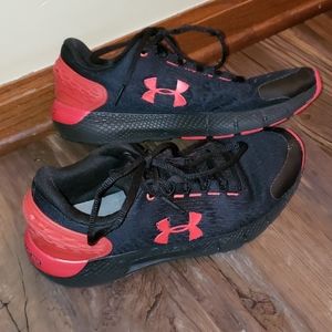 Boys Under Armour Charge shoes sz 7